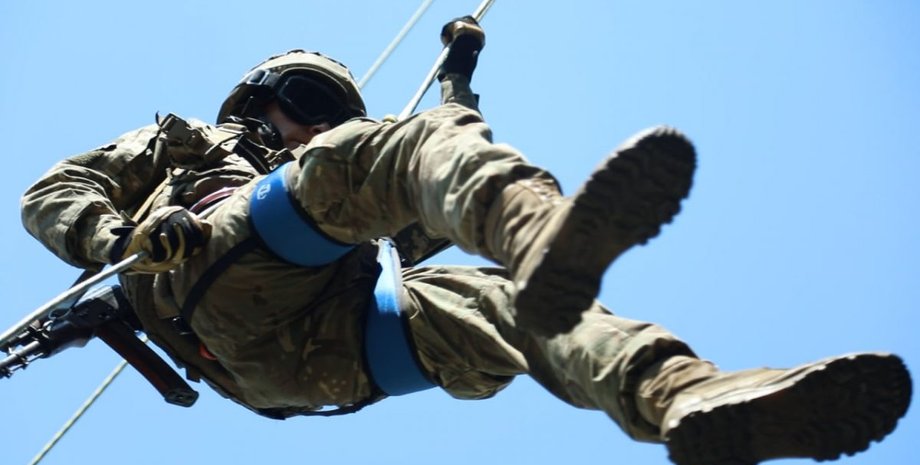 морские пехотинцы, горный рельеф, тренажер