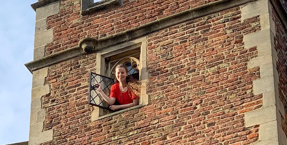 Доктор Христина Ілько, туалет, вежа, кембридж