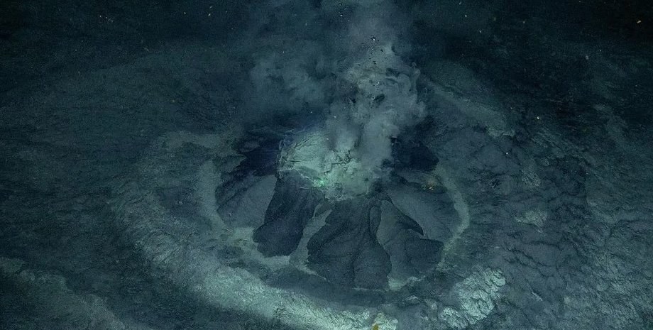 вулкан, подводный вулкан, грязевой вулкан