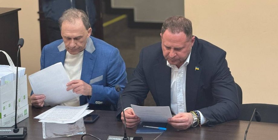 ЗМІ помітили дорогий годинник в Єрмака на суді: скільки тисяч він носить на руці