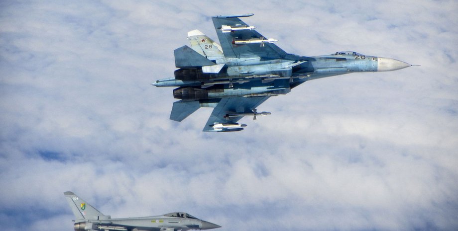 Российский Су-27 и британский "Тайфун" над Балтикой / Фото из открытого источника