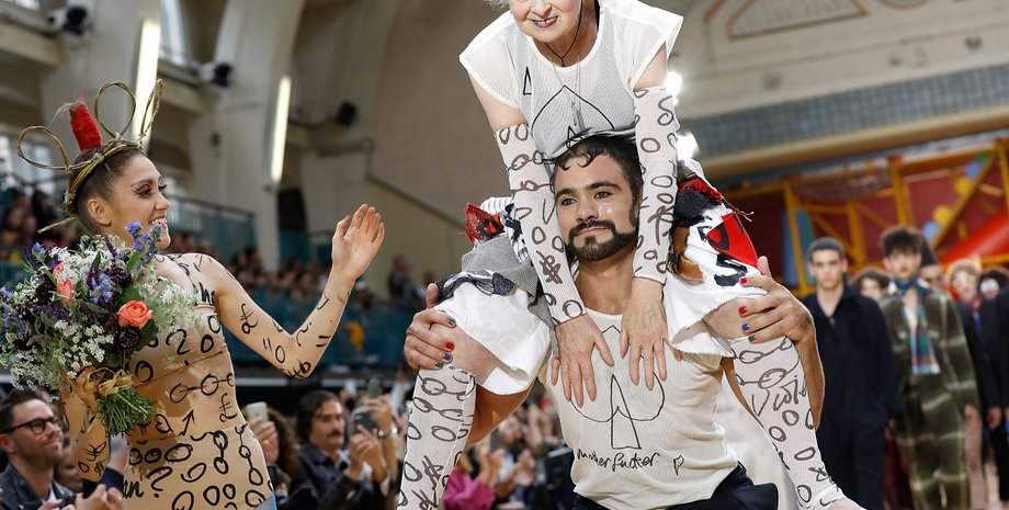 Вивьен Вествуд, Vivienne Westwood, культовые вещи вивьен вествуд, панк, королева панка, британский дизайнер, вествуд умерла, Buffalo Hat