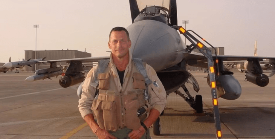 Ден Хемптон, Ден Хемптон пілот, Ден Хемптон F-16