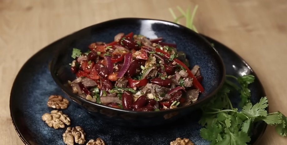 салат тбилиси, грузинская кухня, вкусный салат, рецепт салата, салат с говядиной