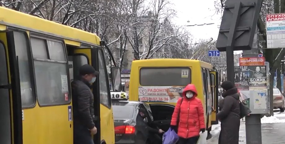 Общественный транспорт, карантин, пассажиры