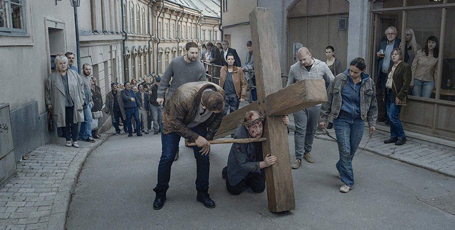 Кадр из фильма "О бесконечности"