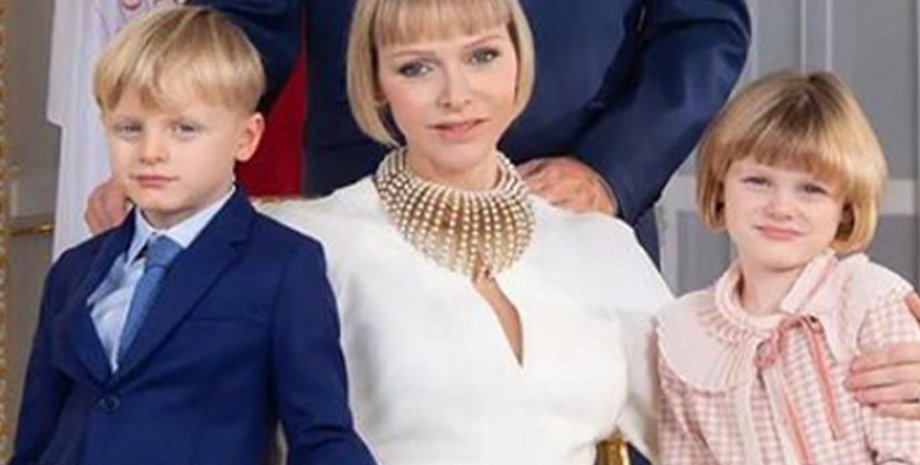 Новый портрет королевской семьи Монако фото