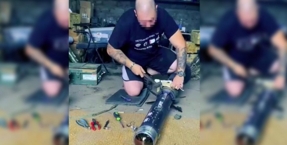 The military began to disassemble the FGM-148 Javelin PTRK to remove the warhead...