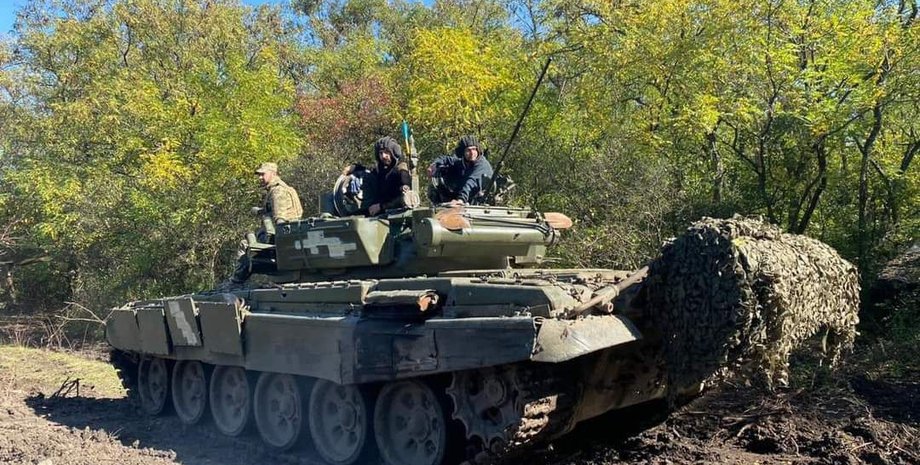 трофейний танк, російський танк, кинута техніка зс рф, танк T-72Б3