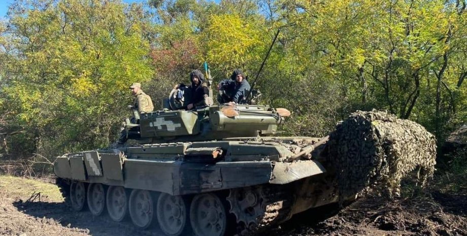 трофейный танк, российский танк, брошенная техника вс рф, танк T-72Б3
