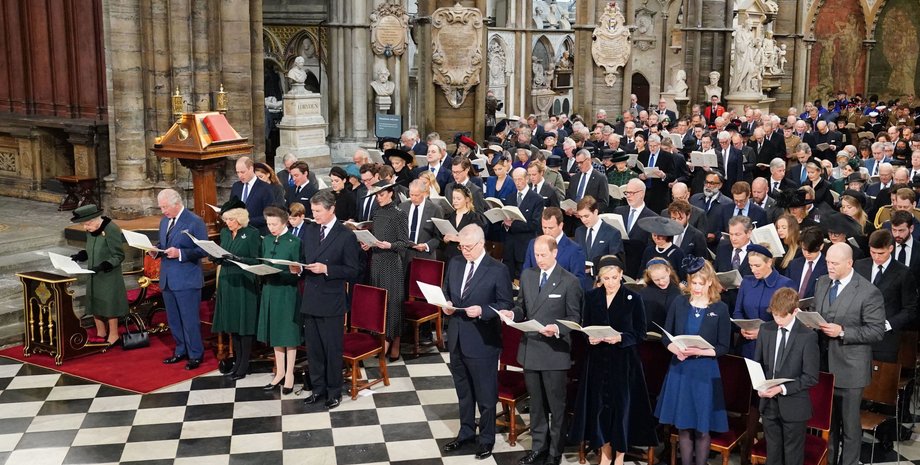 Королева Елизавета II служба Вестминстерское аббатство Филипп слезы