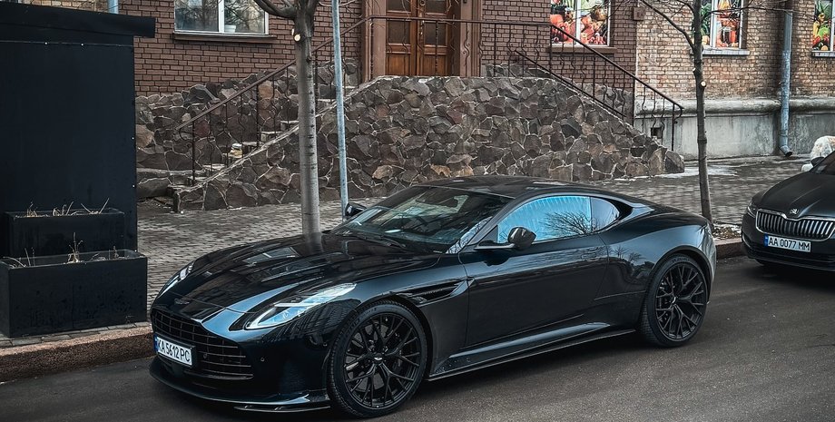 новий Aston Martin DB12, Aston Martin DB12, суперкар Aston Martin