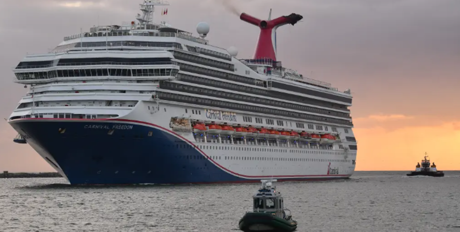 Круїзний корабель Carnival Celebration, скандал, скасування бронювання, обман, шахраї, фото, Тіффані Бенкс з Кентуккі