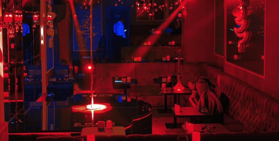 EROS Show Bar во Львове на площади Рынок 11 EROS Show Bar, Львов, ночной клуб