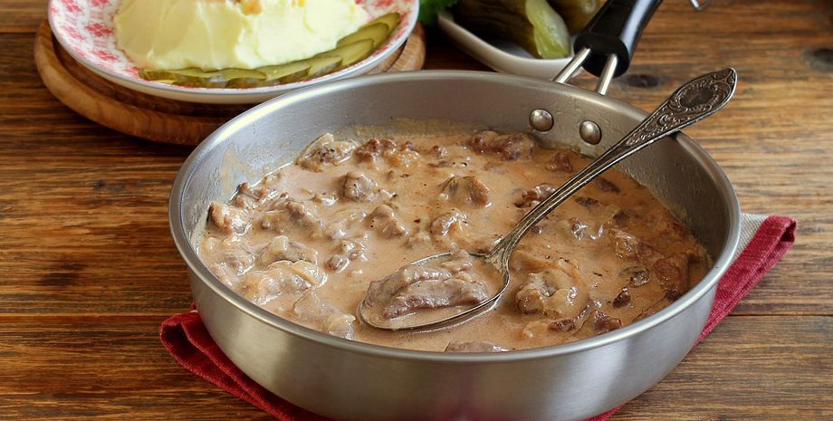 Куриный бефcтроганов, блюда из курицы, вкусное блюдо, курица в соусе