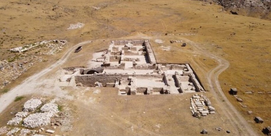 в Турции археологи раскопали руины