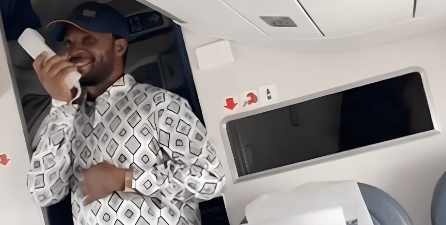 признание в любви, предложение выйти замуж, самолет, небо, авиакомпания, Нигерия