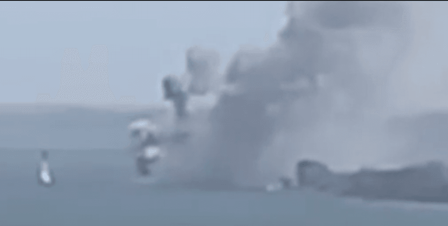 удари по антоновському мосту