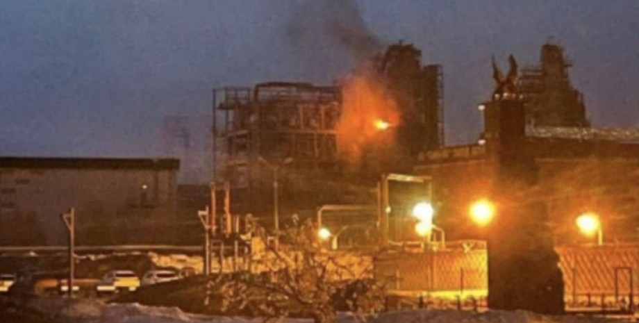 Атака дрона по объекту в Татарстане Атака дрона по объекту в Татарстане