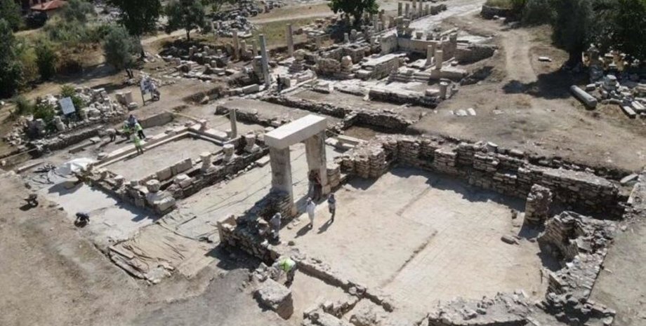 в Турции раскопали руины библиотеки