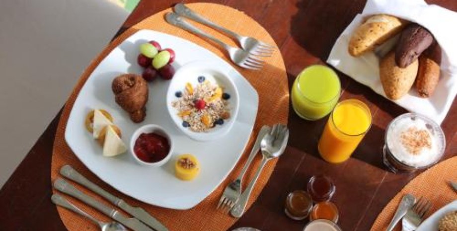 сніданок на сніданок варто включати продукти, які підвищать рівень енергії