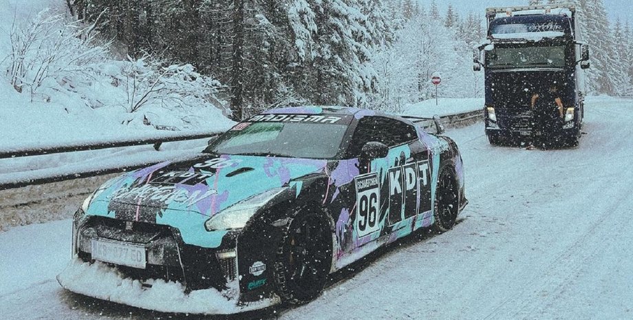 Nissan GT-R, снегопады в Европе, взять на буксир, буксировка, суперкар Nissan