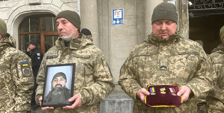 Прощання з Юрієм Бондаренком У Львові проходить прощання з Юрієм Бондаренком