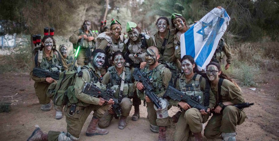 призначення жінки командиром