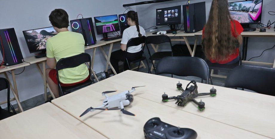 новости украины, защита украины, уроки, управление дронами, ученики будут изучать дроны, минобразования