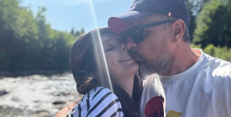 Олег Сенцов с женой Вероникой Вельч отдыхает в карпатах