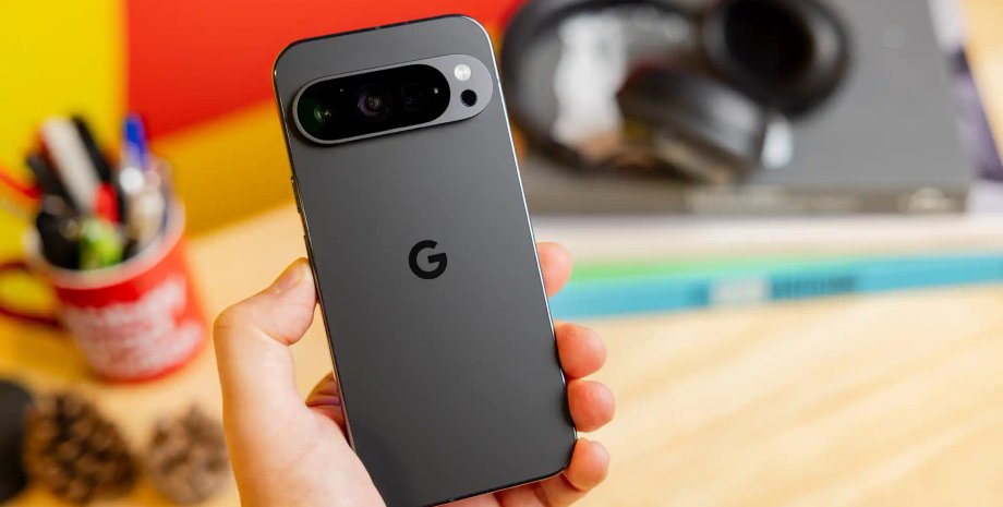 Смартфон Pixel 9 Pro в руках