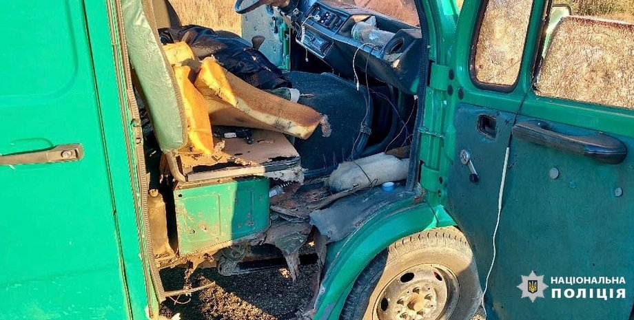 Одесская область, граната, взорвал гранату, полиция, микроавтобус