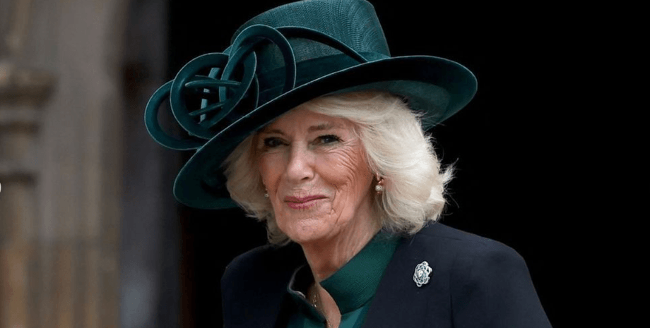 Королева Камілла, Королева Камілла брошка, король чарльз рак, великодня служба, королева камілла образ