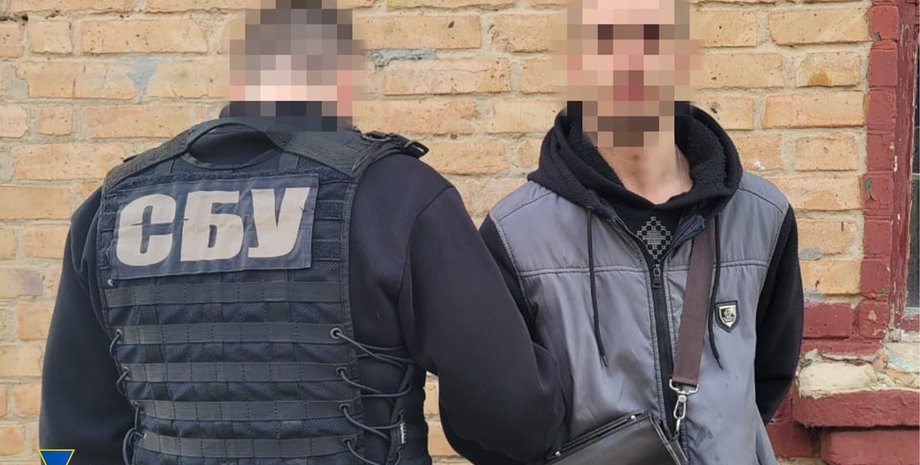 військове обладнання, комплектуючі для авіаційної техніки, СБУ, підозра, зловмисники, затримання підозрюваних