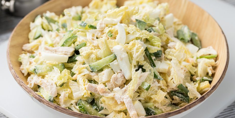 салат з пекінською капустою, що приготувати з пекінської капусти, салат з куркою, рецепт салату