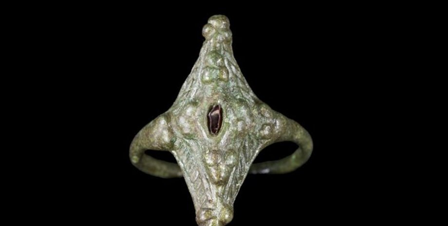 історія, археологія, розкопки, пікти, Шотландія, знахідка, перстень, форт, місто, археологи, артефакт, дослідження, гранат, скарб, залізний вік