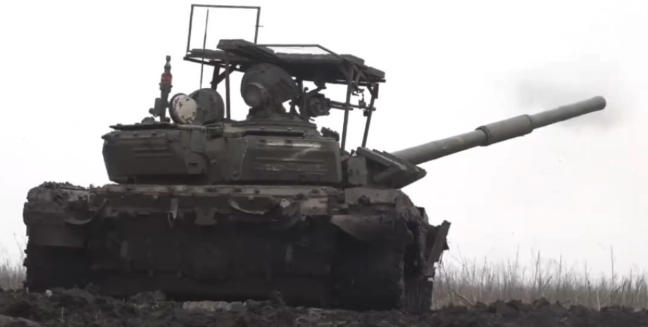 Российский танк Т-72Б3, Т-72 с динамической защитой на башне