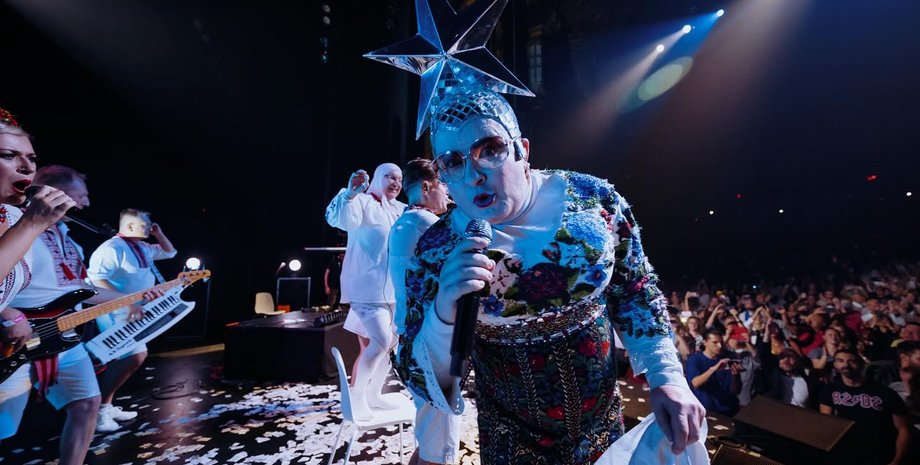 на концерті Вєрки Сердючки винесли ванну з дорогим шампанським