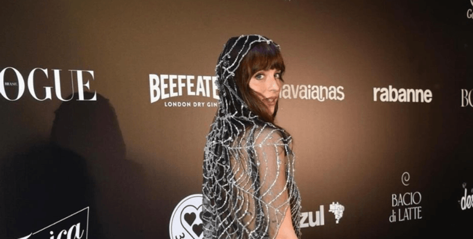 Дакота Джонсон, мадам павутина, трейлер мадам павутина, Дакота Джонсон стиль, фільми з дакотою джонсон