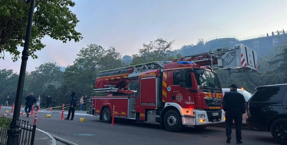 Обстрел Одесской области / архивное фото Спасатели в Одесской области