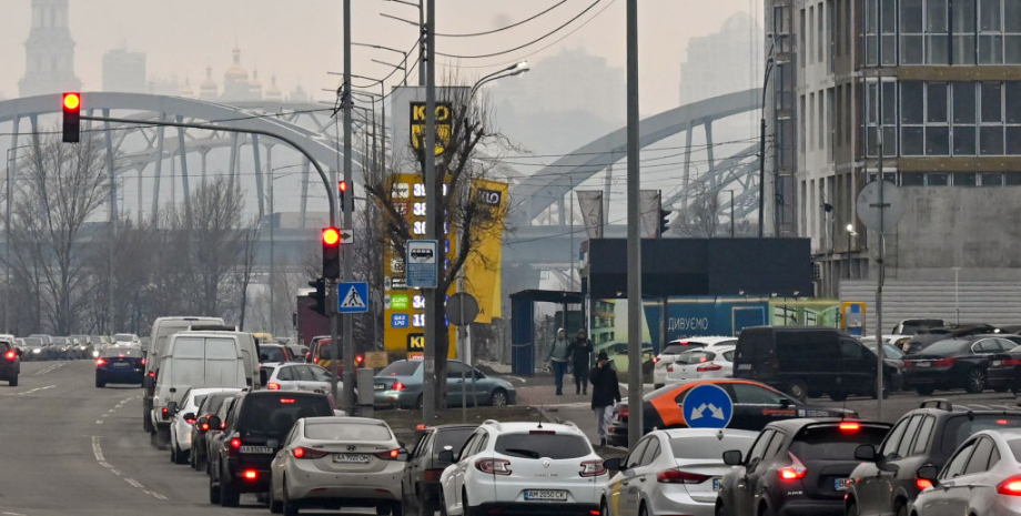 автомобили, АЗС, Киев, дефицит бензина, цена бензина в Украине, бензин на АЗС, подорожание бензина