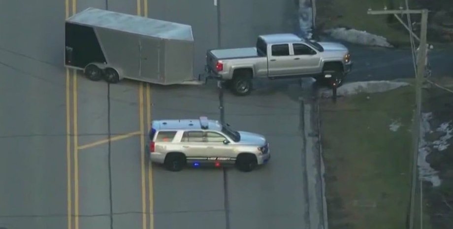 Угнали автомобиль, внутри машины был ребенок, GPS-навигатор, подписка на приложение, отказались давать информацию, угон машины,