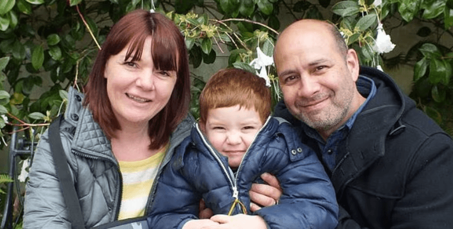 Нікі з родиною, чоловіком та сином Нікі відправилась у круїз для вдів