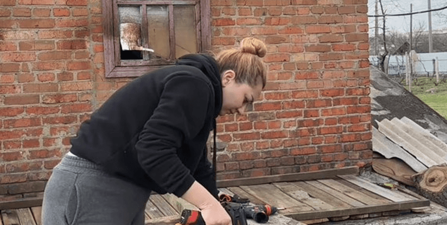 Анна живе в селі