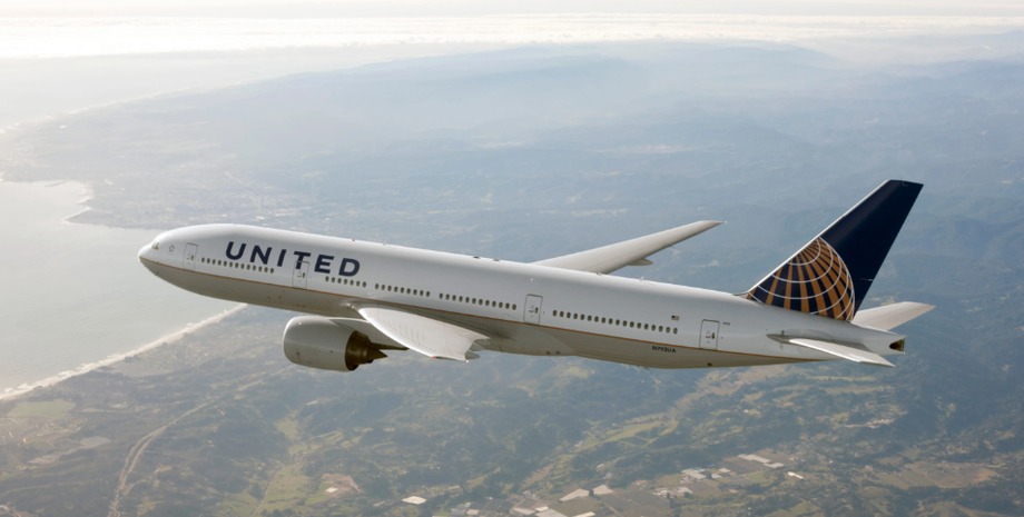 Зламаний туалет у літаку, авіалайнер, перельоти, курйози, United Airlines, аварійна посадка, Німеччина, США