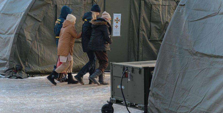 После ударов по ТЭЦ-4 в Киеве открыли дополнительные пункты обогрева Удар по ТЭЦ-4 оставил часть киевлян без отопления