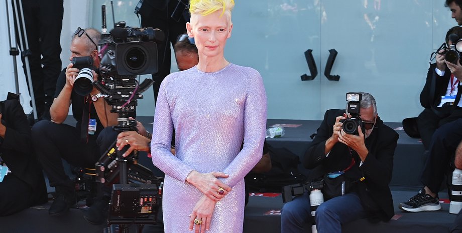 Тильда Свинтон, Тильда Свинтон венецианский кинофестиваль, Тильда Свинтон желтые волосы, Тильда Свинтон поддержала Украину