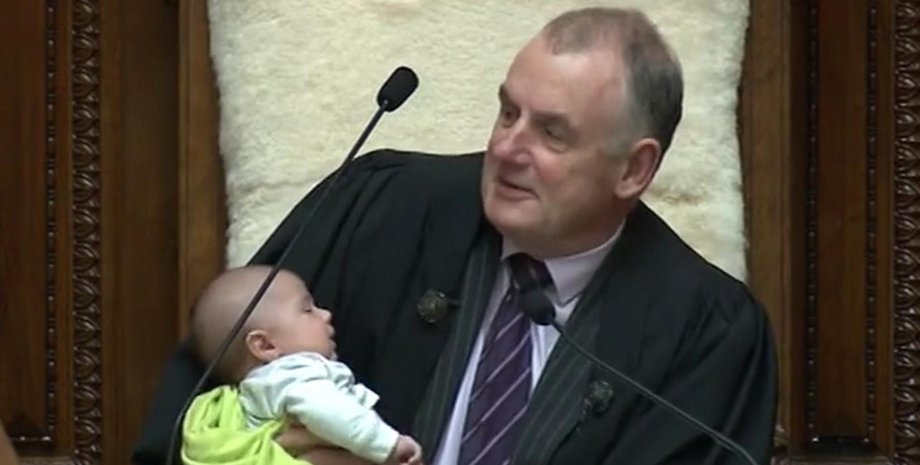 Фото: Twitter/@SpeakerTrevor