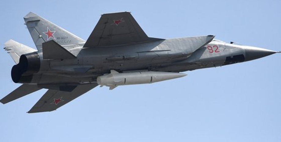 ракета Кинжал, носитель ракеты, истребитель, МиГ, самолет, российский самолет, российская ракета,