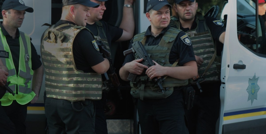 поліцейські, поліцейські в Україні, мобілізація поліцейських, відправка на фронт поліцейських
